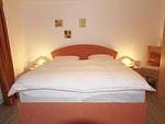 Schlafzimmer - Frisia - Mittelweg 13, App. L - Top-Hundeurlaub