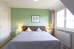 Schlafzimmer - Haus Albatros - Westerlandstr. 21 B - Top-Hundeurlaub