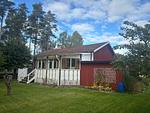 Hauptansicht des Ferienhauses Sillys Hus mit Garten in Hjältevad - Syllis Hus - Top-Hundeurlaub