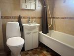 Badezimmer mit Waschmaschine im Ferienhaus Sillys Hus - Syllis Hus - Top-Hundeurlaub