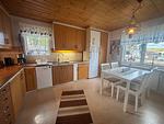 Küche mit Essbereich im Ferienhaus Sillys Hus in Hjältevad - Syllis Hus - Top-Hundeurlaub