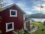 Hauptansicht der Ferienwohnung Seeglück Ramona in Medelpad bei Sundsvall - Seehaus Ramona - Top-Hundeurlaub