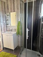 Modernes Badezimmer der Ferienwohnung Seeglück Ramona in Medelpad - Seehaus Ramona - Top-Hundeurlaub