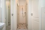 Ferienhaus Selene - Kugelhaus am Tollensesee - oberes Bad mit Dusche - Selene - Top-Hundeurlaub