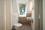 Ferienhaus Selene - Kugelhaus am Tollensesee - oberes Badezimer mit Tageslichtfenster - Selene - Top-Hundeurlaub