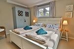 Schlafzimmer - Villa Westend - Wohnung 4 - Top-Hundeurlaub