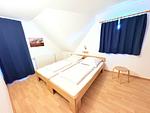 Schlafzimmer - Fewo Seelenfrieden 7 - für 4 Personen mit Balkon - Top-Hundeurlaub