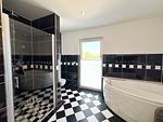 Bad 2 mit Badewanne und Dusche - Penthouse "Molenfeuer" mit umlaufender Terrasse und Meerblick - Top-Hundeurlaub