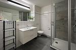 Bad mit Waschbecken und WC - Wohnung 11-2 - Top-Hundeurlaub