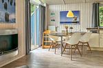 Wohnzimmer mit Blick auf Essbereich - Ferienhaus 01 - Top-Hundeurlaub