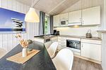 Wohnzimmer mit Blick zur Küche - Ferienhaus 01 - Top-Hundeurlaub