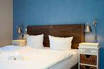 Schlafzimmer mit Doppelbett - Wohnung 13 - Top-Hundeurlaub