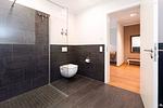 Badezimmer mit Dusche und WC - Wohnung 10 - Top-Hundeurlaub