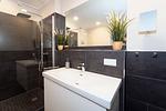 Badezimmer mit Dusche und WC - Wohnung 09 - Top-Hundeurlaub