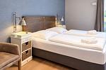 Schlafzimmer mit Doppelbett - Wohnung 44 - Top-Hundeurlaub