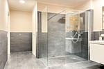 Badezimmer mit Dusche - Wohnung 61 - Top-Hundeurlaub