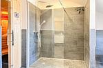 Badezimmer mit Dusche - Wohnung 63 - Top-Hundeurlaub
