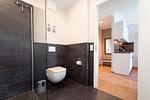 Badezimmer mit Dusche und WC - Wohnung 05 - Top-Hundeurlaub
