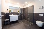 Badezimmer mit Dusche und WC - Wohnung 05 - Top-Hundeurlaub