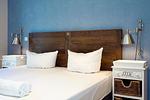Schlafzimmer mit Doppelbett - Wohnung 05 - Top-Hundeurlaub