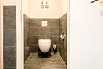 separates WC im Badezimmer - Wohnung 55 - Top-Hundeurlaub
