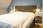 Schlafzimmer mit Doppelbett - Wohnung 49 - Top-Hundeurlaub