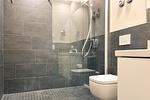 Badezimmer mit WC und Dusche - Wohnung 49 - Top-Hundeurlaub