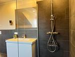 Badezimmer mit Dusche - Wohnung 64 - Top-Hundeurlaub