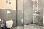 Badezimmer mit WC und Dusche - Wohnung 40 - Top-Hundeurlaub
