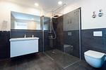 Badezimmer mit Dusche und WC - Wohnung 25 - Top-Hundeurlaub