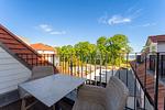Balkon mit Gartenmöbeln - Wohnung 60 - Top-Hundeurlaub