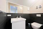 separates WC mit Waschbecken - Wohnung 67 - Top-Hundeurlaub