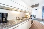Küchenzeile mit Kaffeemaschine - Promenadenvilla 03 Wohnung 04 - Top-Hundeurlaub