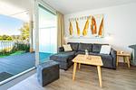 Wohnzimmer mit Blick zur Terrasse - Promenadenvilla 03 Wohnung 02 - Top-Hundeurlaub