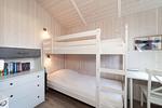 zweites Schlafzimmer mit Kommode - Ferienhaus 03 - Top-Hundeurlaub