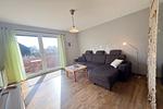 Lichtdurchfluteter Wohnraum mit Blick ins Grüne in Kölpinsee - Ferienwohnung Ostseeblume - Top-Hundeurlaub