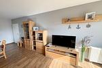 Offener Wohnbereich mit maritimem Flair in der Ferienwohnung Kölpinsee - Ferienwohnung Ostseeblume - Top-Hundeurlaub