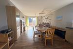 Blick in den kombinierten Wohn- und Essbereich im Seebad Kölpinsee - Ferienwohnung Ostseeblume - Top-Hundeurlaub