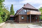 Außenansicht eines Wohnhauses mit Terrasse - Boddenräuber 4 - Top-Hundeurlaub