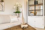 Sofa und Vitrine - WE 2 - "Strandrose" - Top-Hundeurlaub