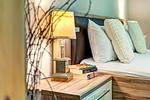 Schlafzimmer mit großen Doppelbett - Haus Seeadler, Whg. Turmfalke - Top-Hundeurlaub