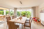 Wohnzimmer - Haus: Kamin, Garten - Top-Hundeurlaub