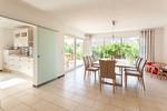 Wohnzimmer - Haus: Kamin, Garten - Top-Hundeurlaub