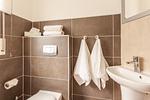 Gäste-WC - Haus: Kamin, Garten - Top-Hundeurlaub