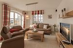 Wohnzimmer - Haus: Terrasse, Kamin, eigene Sauna - Top-Hundeurlaub