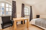 Schlafzimmer - Haus: Terrasse, Kamin, eigene Sauna - Top-Hundeurlaub