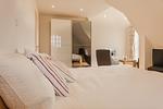 Schlafzimmer - Haus: Terrasse, Kamin, eigene Sauna - Top-Hundeurlaub