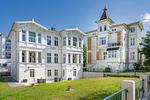 Fassade / Eingang - Villa Tanneck App. 02 mit Terrasse direkt am Strand von Ahlbeck - Top-Hundeurlaub