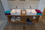 FB01_Haus Falkenhagen 11_Duschbad 01a - Naturpur Ferienhaus - Top-Hundeurlaub