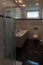 FB01_Haus Falkenhagen 11_Duschbad 01 - Naturpur Ferienhaus - Top-Hundeurlaub